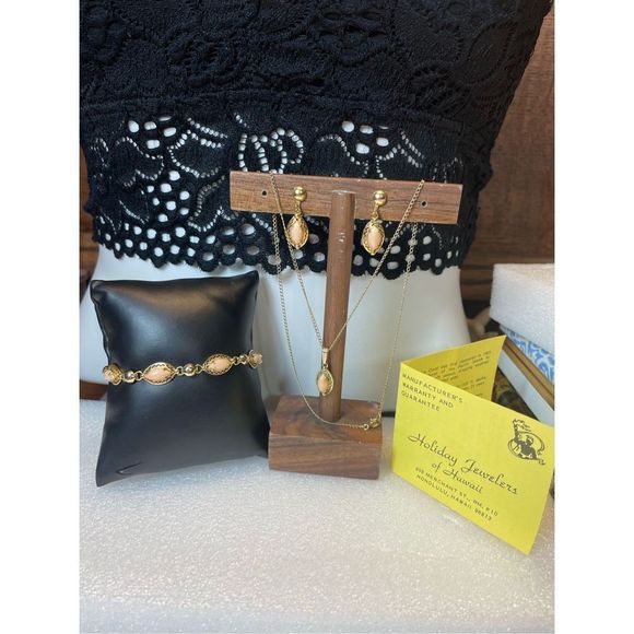 Rachel’s Coral Creations Hawaii 12KT Yellow Gold Field Sorrenro Authenric Angel